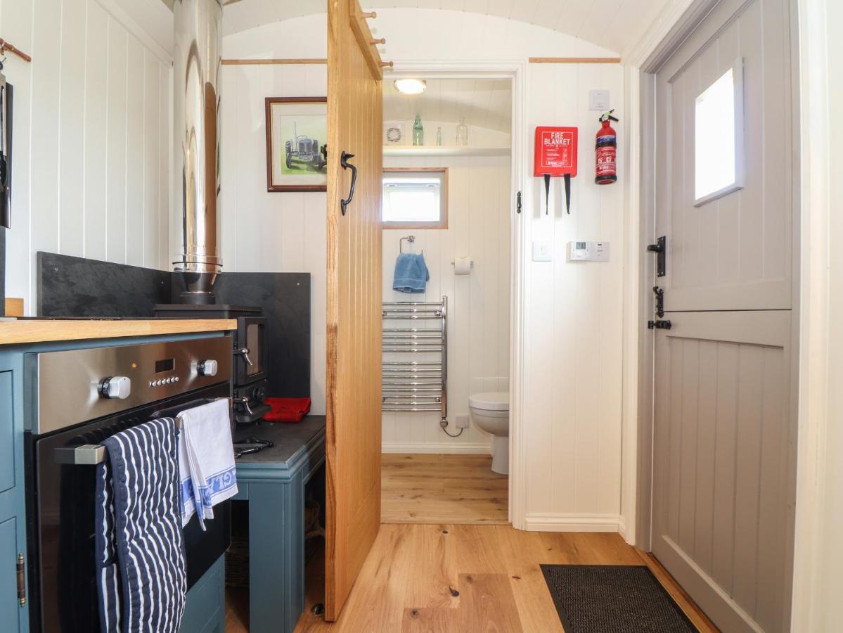 Bosulla Shepherds Hut Penzance Exterior photo
