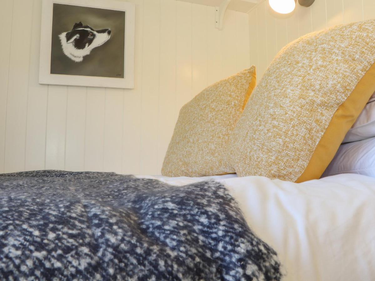 Bosulla Shepherds Hut Penzance Exterior photo